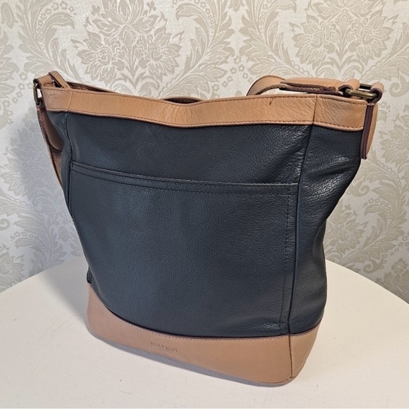 Margot New York 2 Tone Shoulder Bag, 100% Leather - Picture 3 of 11